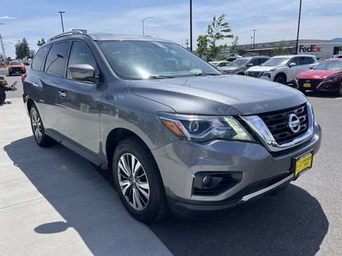 Certified 2019 Nissan Pathfinder SV image 3