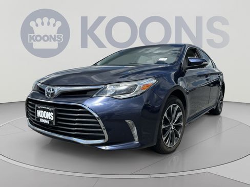 Used 2016 Toyota Avalon Limited FWD image 1