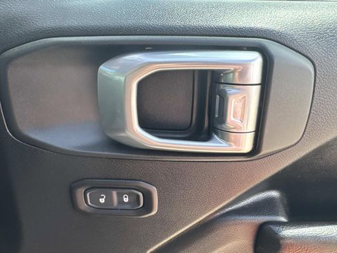 Used 2023 Jeep Gladiator Sport AWD/4WD image 14