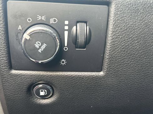 Used 2018 Jeep Grand Cherokee Limited image 21