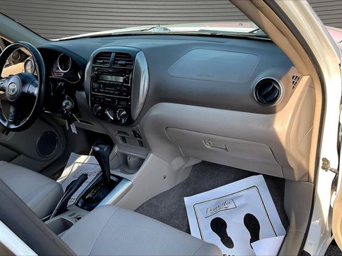 Used 2004 Toyota RAV4 4WD image 25