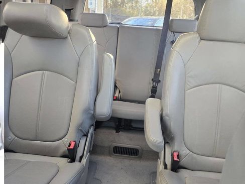 Used 2012 GMC Acadia SLT image 25