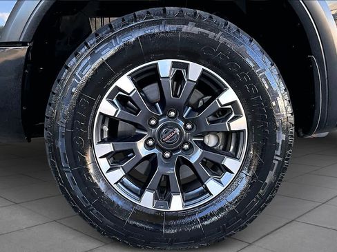 Used 2020 Nissan Titan PRO-4X w/ Pro-4x Convenience Package image 10