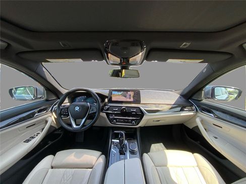 Used 2021 BMW 540i w/ Premium Package RWD image 22