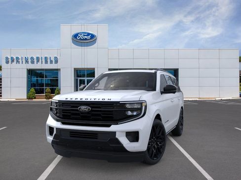 New 2026 Ford Expedition Platinum image 2