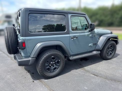 Used 2026 Jeep Wrangler Sport AWD/4WD image 5