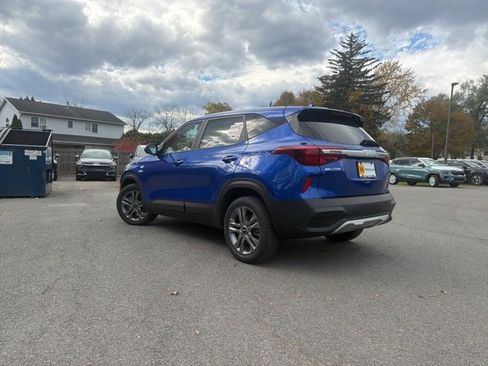 Certified 2023 Kia Seltos LX image 5