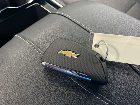 Used 2025 Chevrolet Traverse LT image 34