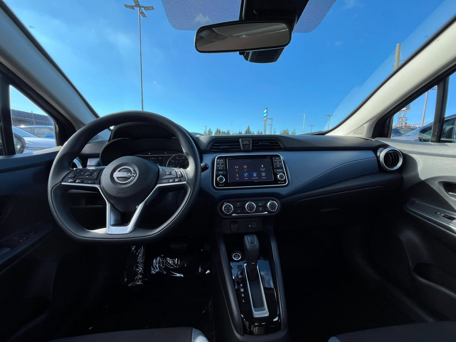 Used 2025 Nissan Versa SV FWD image 32