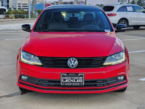 Used 2018 Volkswagen Jetta Sport FWD image 2