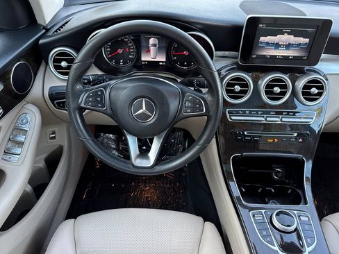 Used 2019 Mercedes-Benz GLC 300 image 15