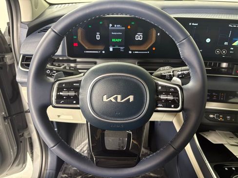 New 2026 Kia Carnival EX FWD image 19