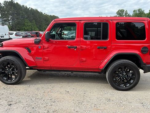 Used 2025 Jeep Wrangler Unlimited Sahara w/ Safety Group AWD/4WD image 11