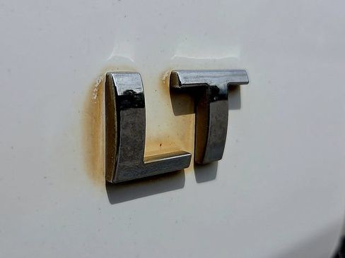 Used 2023 Chevrolet Traverse LT AWD/4WD image 11