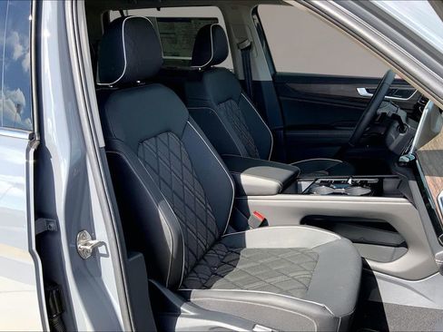 New 2026 Volkswagen Atlas SEL Premium R-Line AWD/4WD image 11