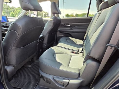 Certified 2025 Toyota Grand Highlander FWD image 6