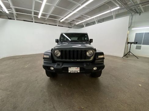 Used 2024 Jeep Wrangler Sport S image 9