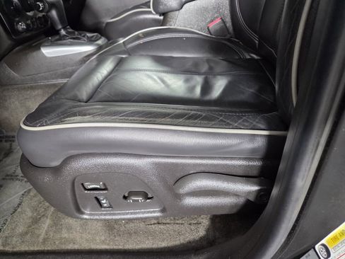 Used 2010 HUMMER H3 Alpha image 14