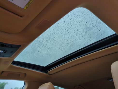 Used 2022 Lexus ES 300h w/ Premium Package image 25