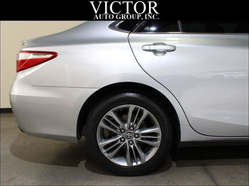 Used 2017 Toyota Camry SE FWD image 12