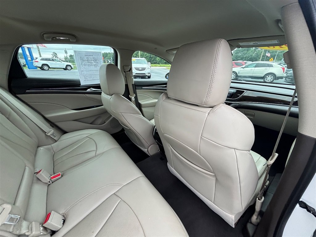 Used 2018 Buick LaCrosse Essence FWD image 21