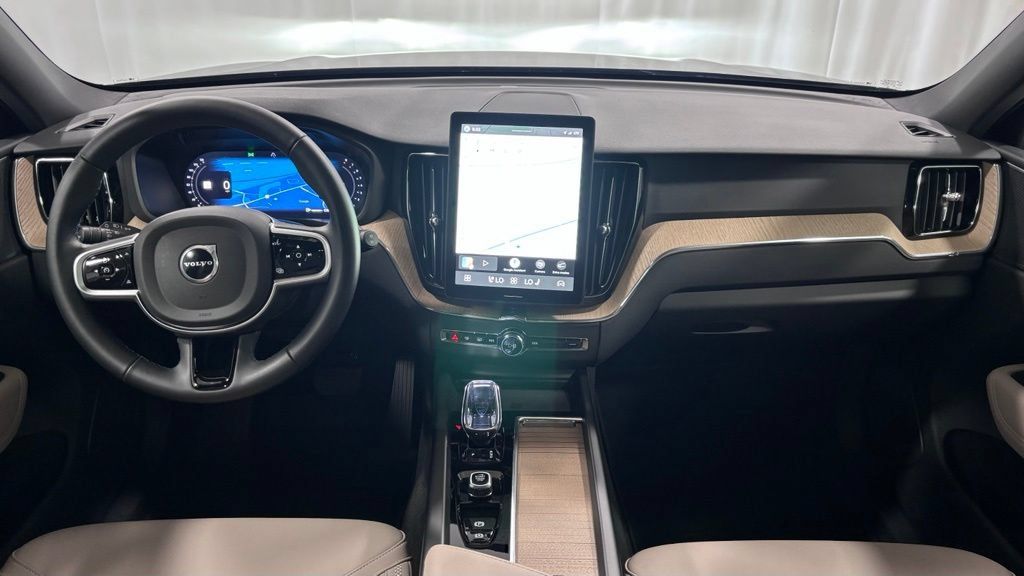 Certified 2026 Volvo XC60 B5 Plus AWD/4WD image 2