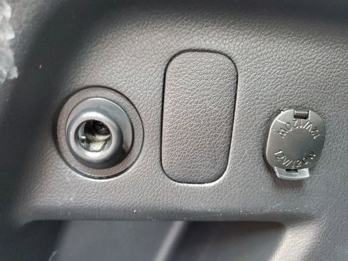 Used 2017 Subaru Forester 2.5i w/ Alloy Wheel Package image 18