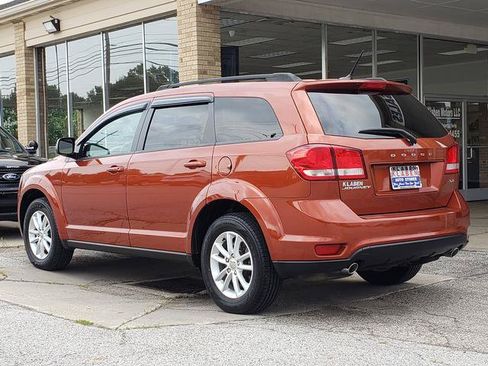Used 2014 Dodge Journey SXT w/ Flexible Seating Group FWD image 3