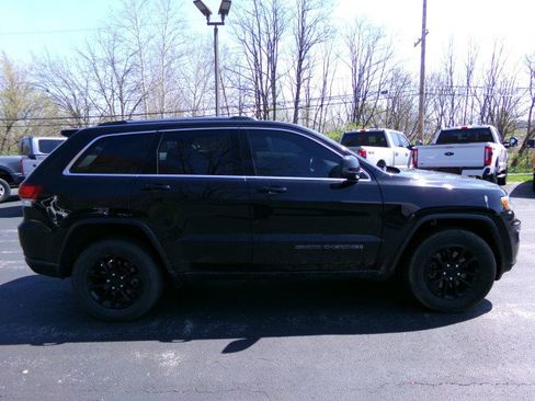 Used 2021 Jeep Grand Cherokee Laredo image 11