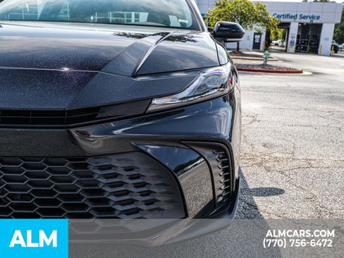 Used 2025 Toyota Camry SE image 19