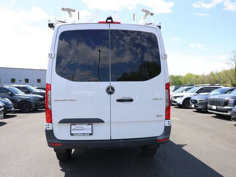 Used 2022 Mercedes-Benz Sprinter 2500 image 4