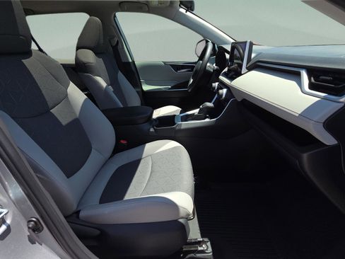 Certified 2025 Toyota RAV4 XLE w/ Convenience Package FWD image 16