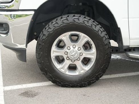 Used 2024 RAM 2500 Big Horn AWD/4WD image 11