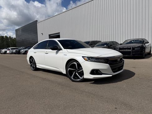 Used 2022 Honda Accord Sport image 3