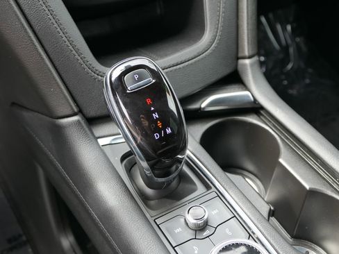 Used 2022 Cadillac XT5 Luxury w/ LPO, Floor Liner Package FWD image 21
