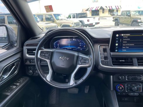 Used 2022 Chevrolet Suburban Z71 AWD/4WD image 16