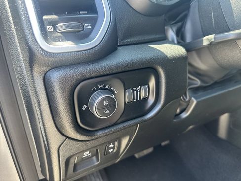 Used 2025 RAM 1500 Big Horn AWD/4WD image 16