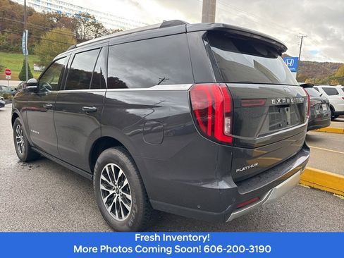 Used 2025 Ford Expedition Platinum AWD/4WD image 8