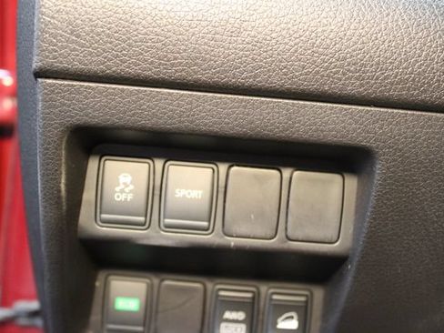Used 2015 Nissan Rogue SV AWD/4WD image 19