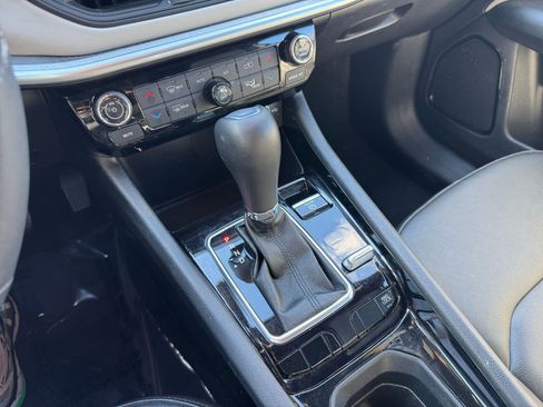 Used 2025 Jeep Compass Limited image 37