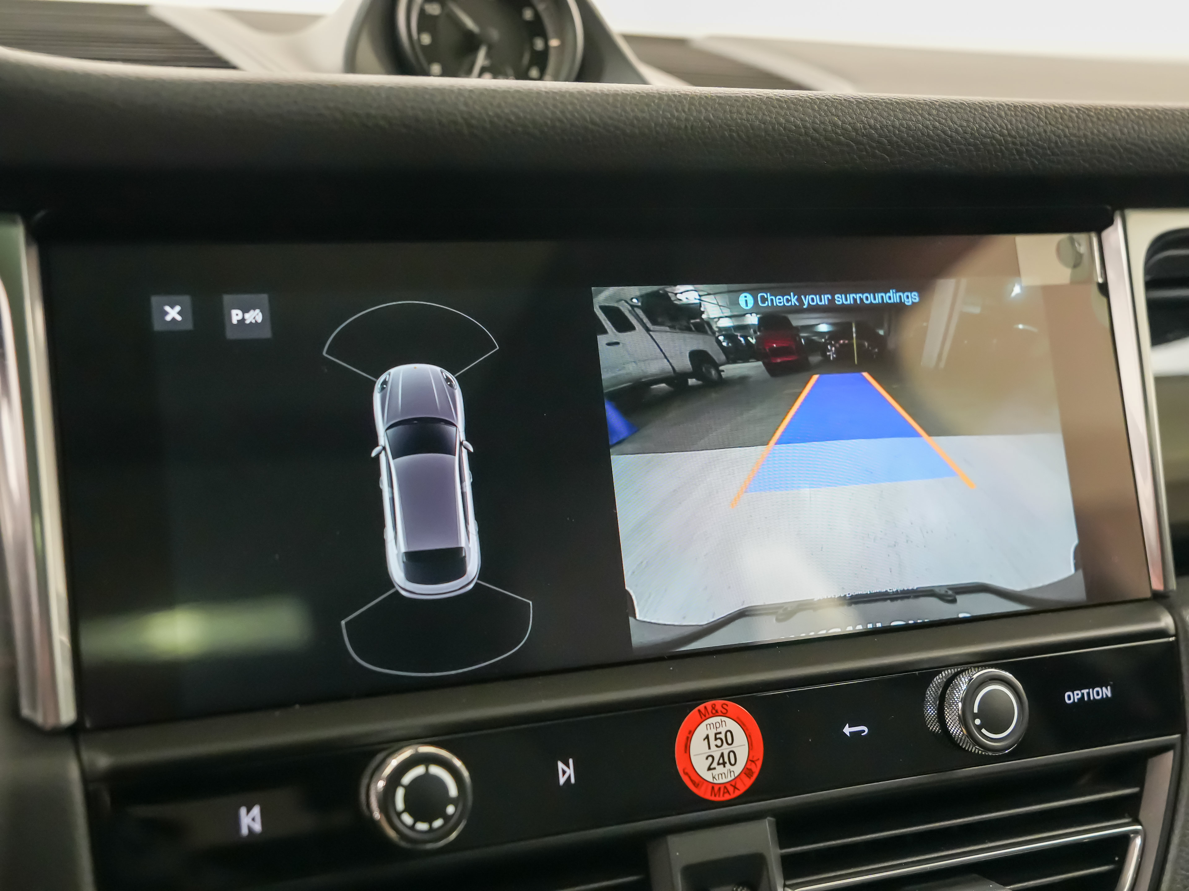 Certified 2026 Porsche Macan AWD/4WD image 31
