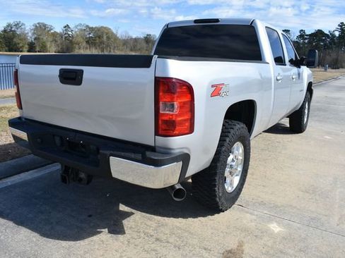 Used 2013 Chevrolet Silverado 2500 LT w/ Custom Sport Truck Package image 8