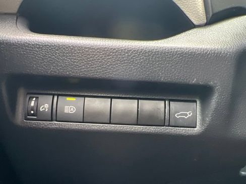 Used 2022 Toyota RAV4 XLE w/ Convenience Package AWD/4WD image 19