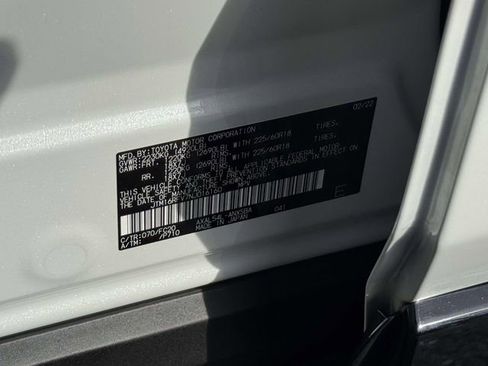 Used 2022 Toyota RAV4 SE w/ SE Grade Weather Package image 29