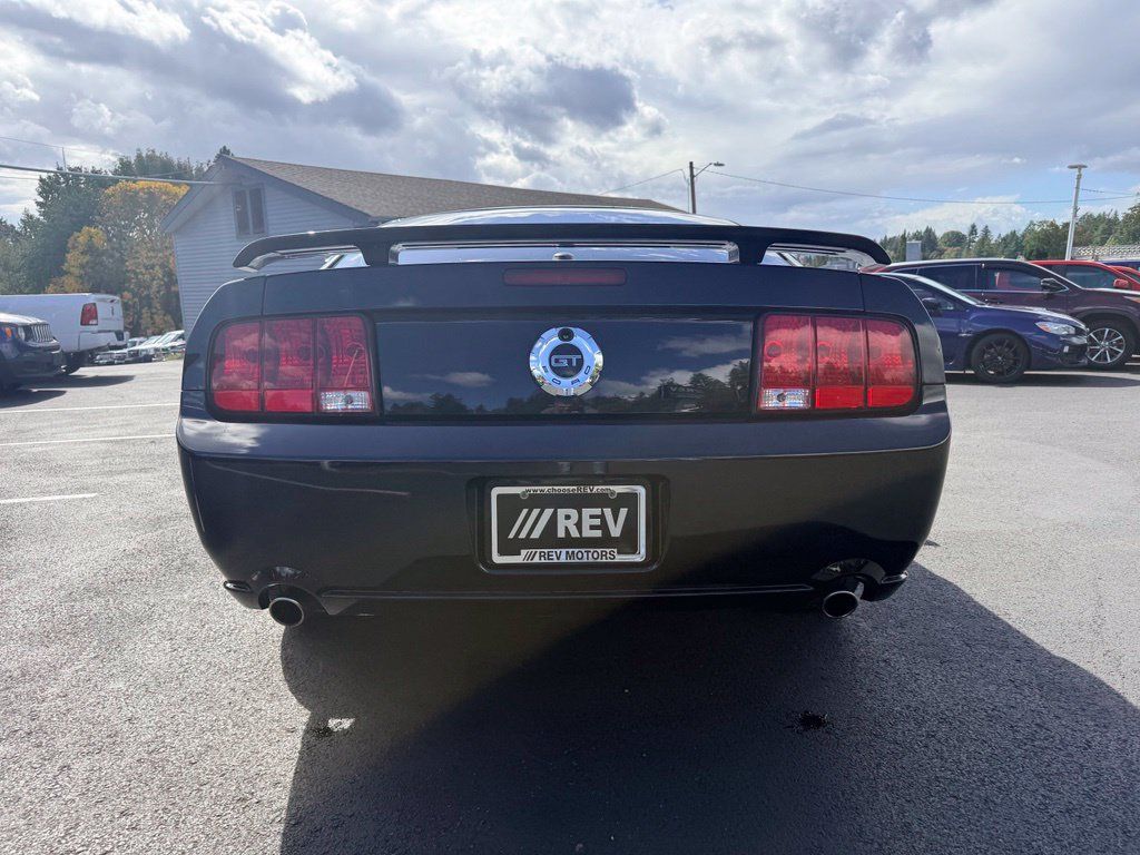 Used 2007 Ford Mustang GT RWD image 2