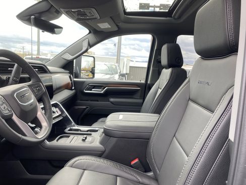 Used 2026 GMC Sierra 2500 Denali w/ Denali Reserve Package image 11