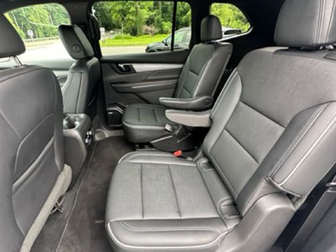 Used 2025 Buick Enclave Preferred FWD image 21