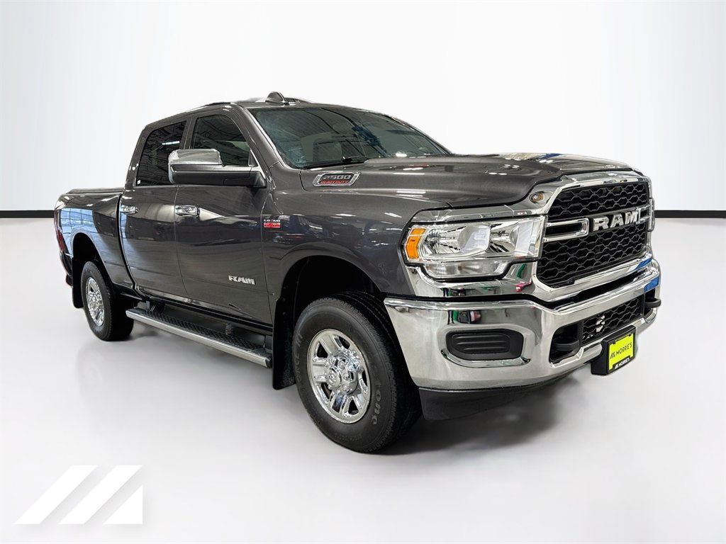 Used 2022 RAM 2500 Tradesman w/ Chrome Appearance Group AWD/4WD image 3