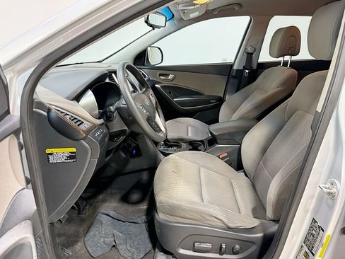 Used 2017 Hyundai Santa Fe SE image 25