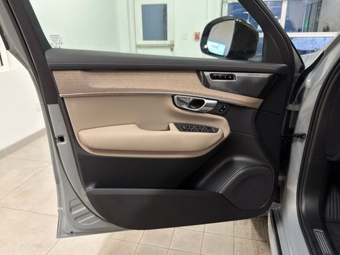 New 2026 Volvo XC90 T8 Ultra w/ Protection Package AWD/4WD image 15